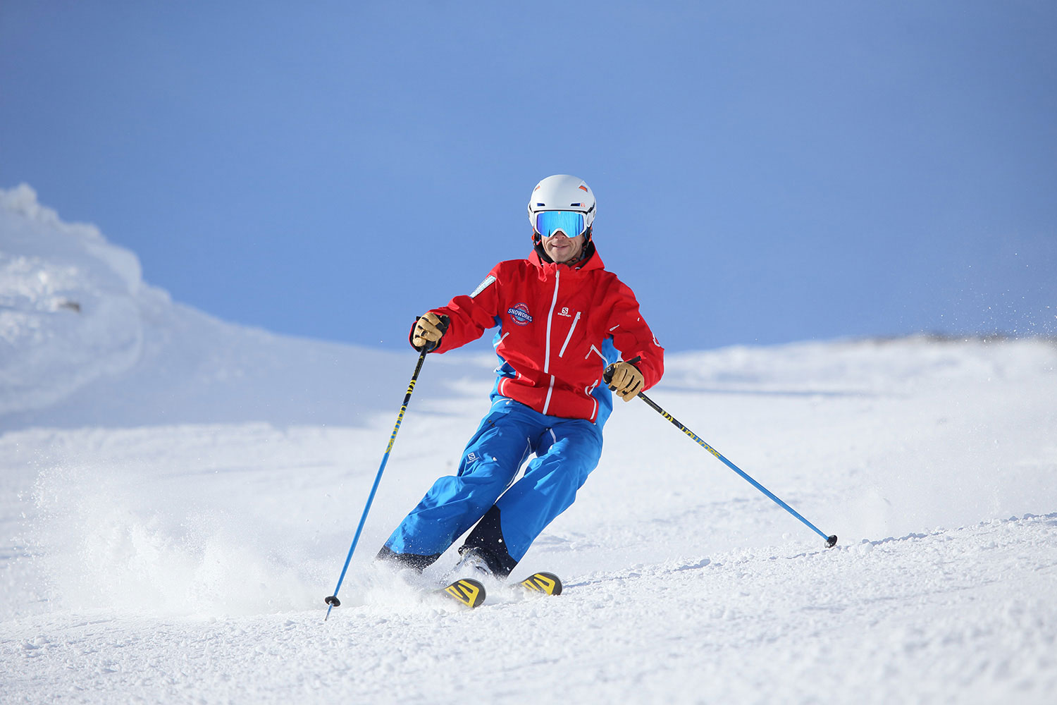 Lee Townend skiing